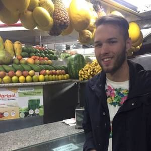 Meet your Posher, Dustin